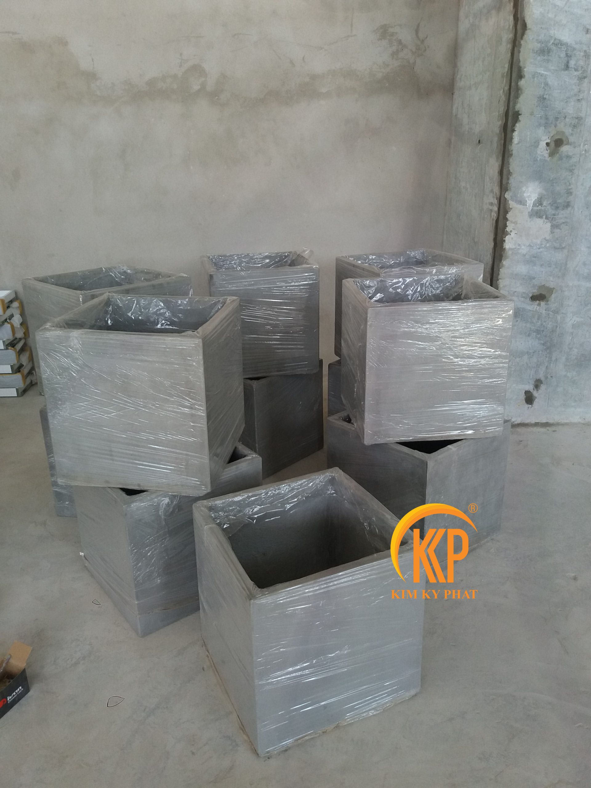 Lightweight concrete pots, chậu bê tông nhẹ, chậu xi măng nhẹ, chậu đá mài, chậu xi măng đá mài. chậu GRC, chậu cây bê tông, concrete pots, light cement pots